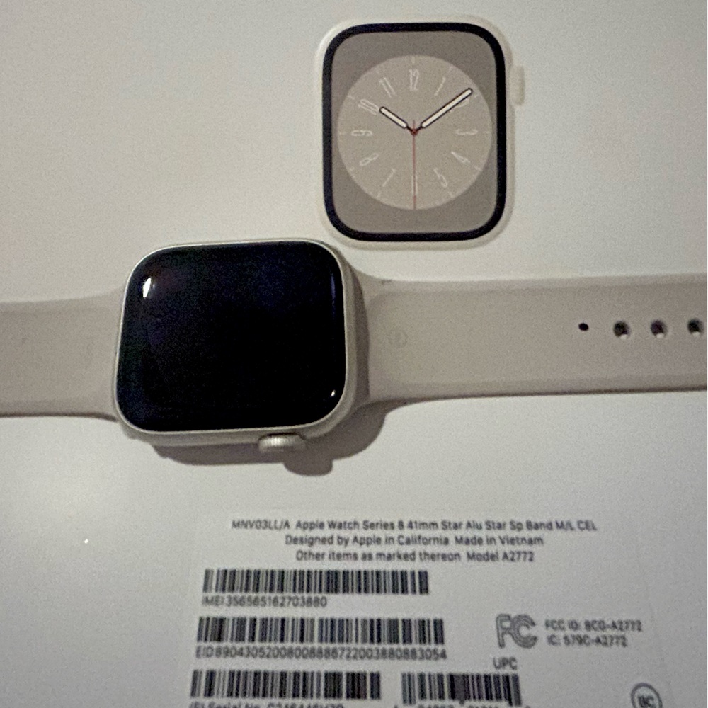 Brand new never used. Apple watch Series 8 41 mm COLOR: Star Alu a star SP band.